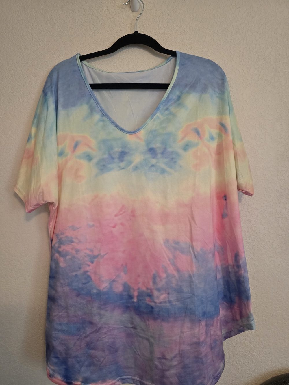 Tie-Dye V-Neck Women’s Top in Pastel Rainbow 2x